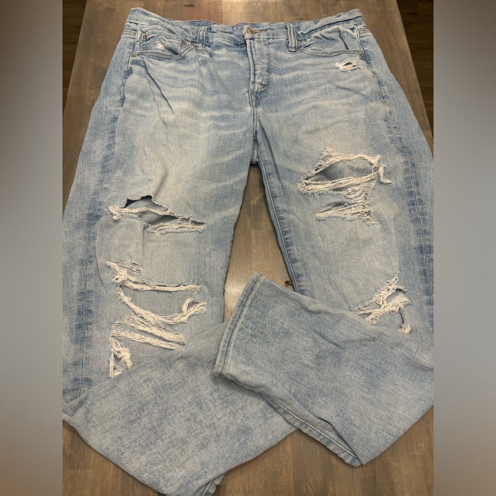 American Eagle distressed jegging size 8